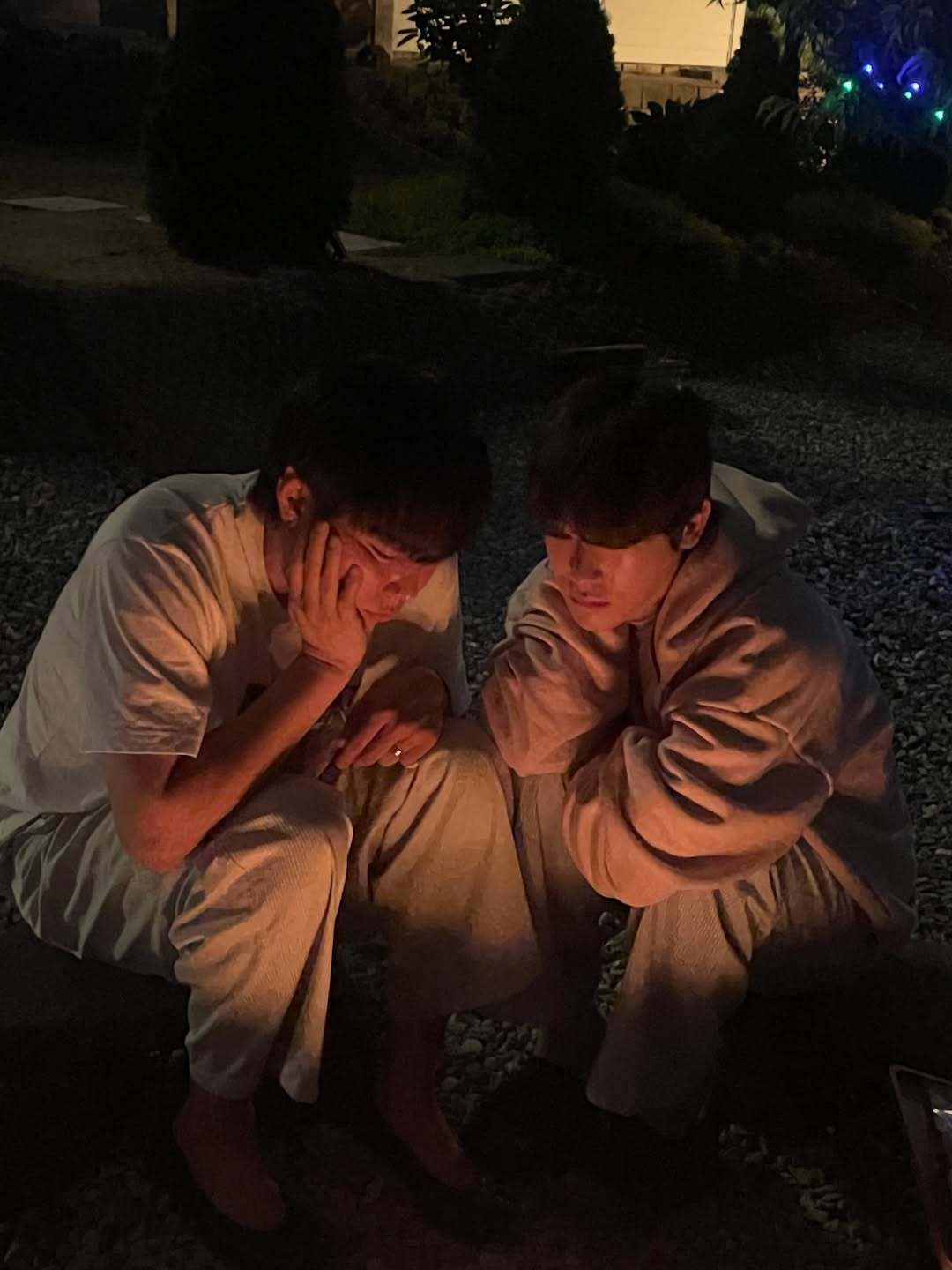 男人们的恋爱 俊成浩ins更新：🪵🔥🪵 