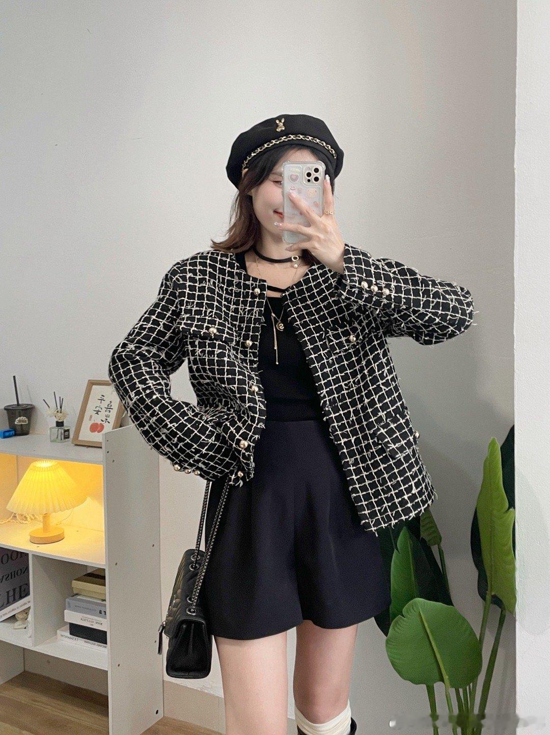 12月10号晚20：00上新，🈵300➖40双12狂欢盛典～ 双十二 黑色小香