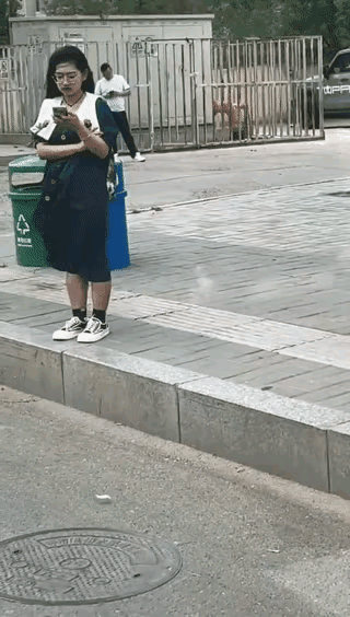 后面那个是啥玩意？猜猜它像什么 这里有是个啥 童年回忆玩意 80后的玩意 呢个呢