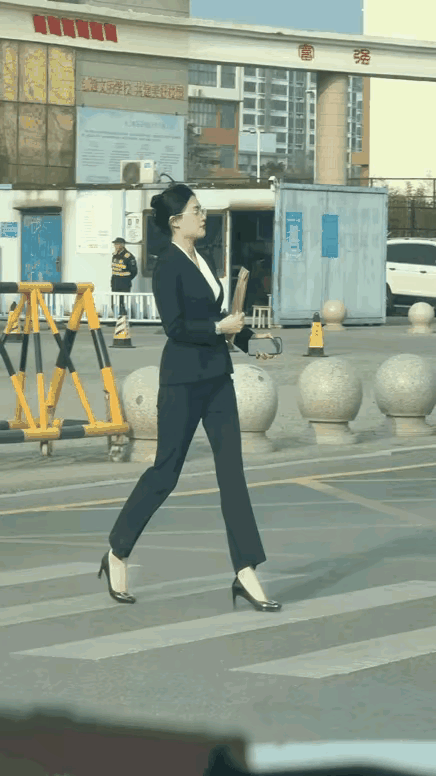 这气质，秘书的绝佳人选