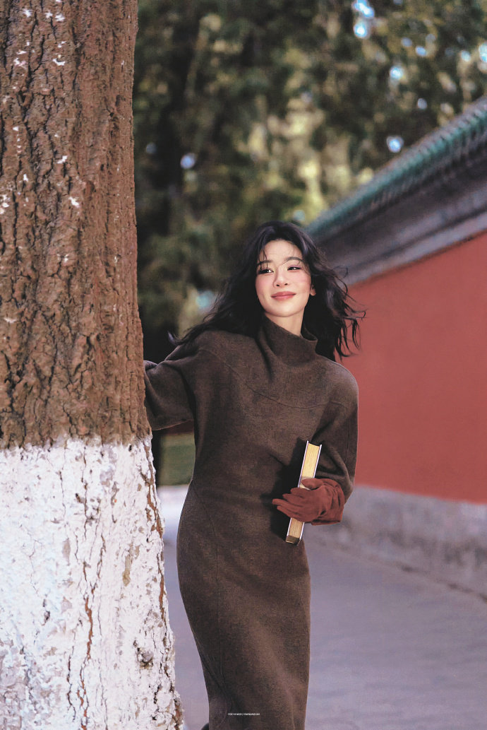 杨紫玉兰花开君再来 💜杨紫董竹君 不闻星河须臾，只想固执走向你。 杨紫🔸杨紫