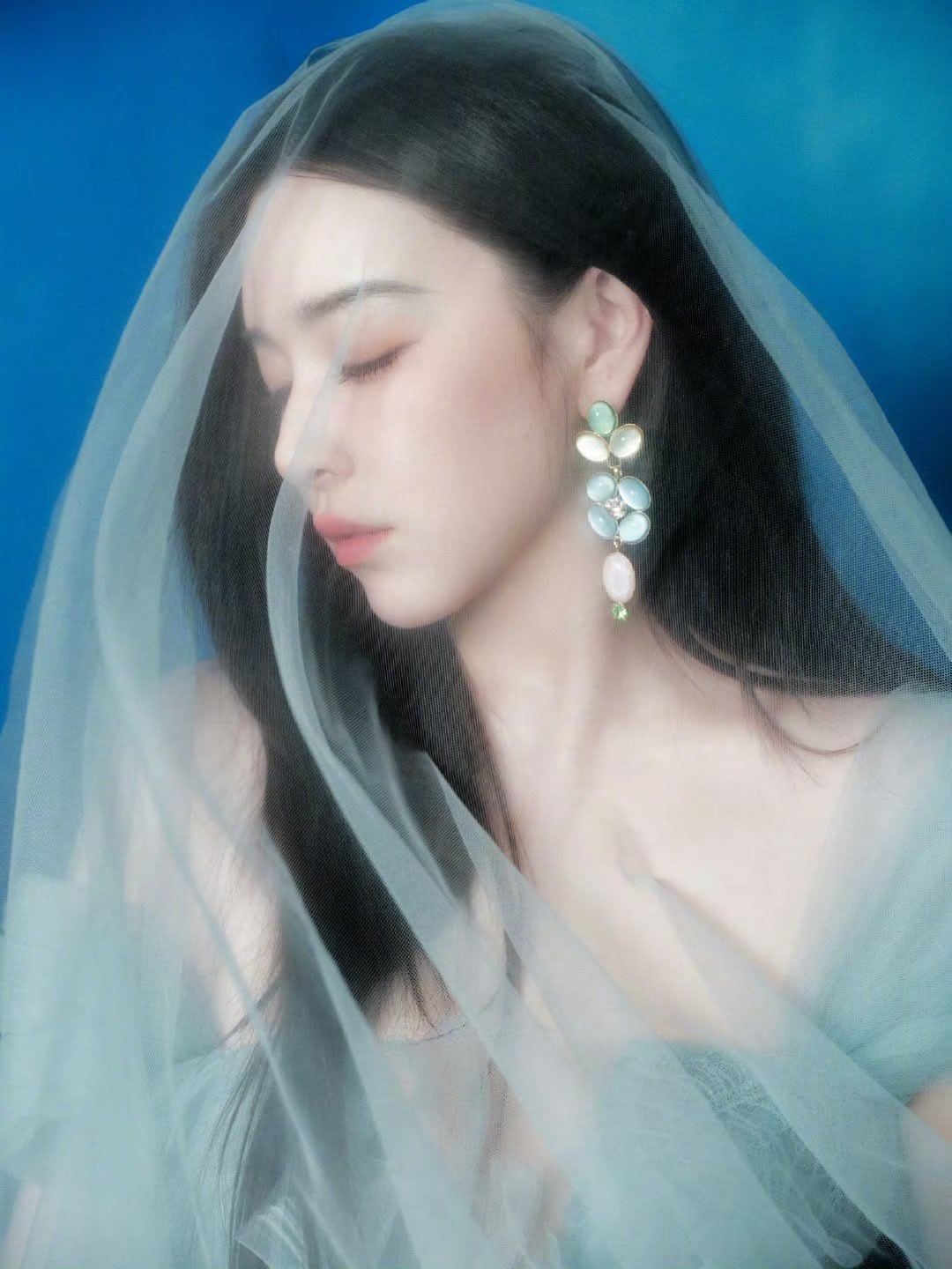 阚清子为穿仙女裙有多拼  阚清子的仙女裙造型惊艳亮相，背后是对身材管理的极致坚持