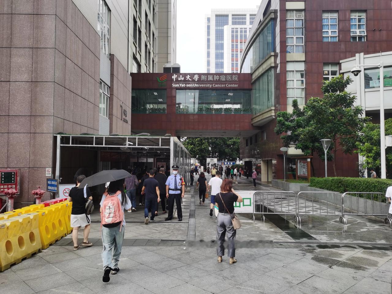 以前别人都怕住院，现在反而很多想住院不肯出院。
像19床，70岁，“头晕5天”就