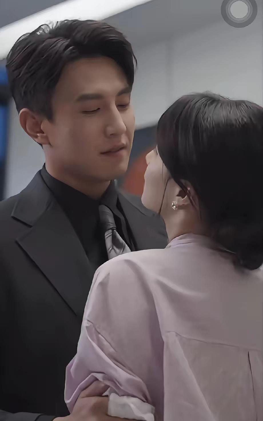 发现一个有意思的事，只要是刘萧旭演的剧，
不管女主角是谁，演技好不好，这部剧都能