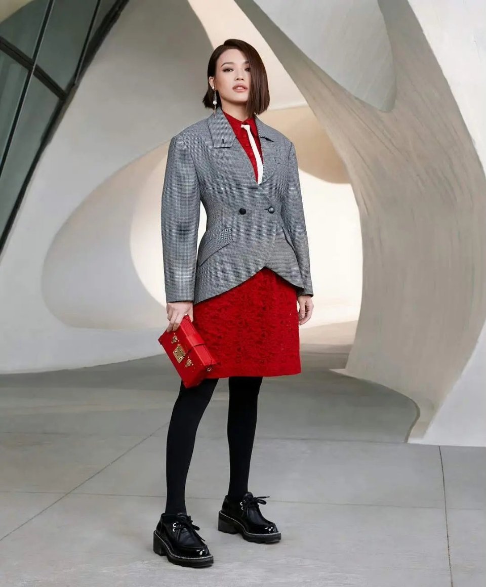 LV女装真的吓人，第一次见舒淇翻大车 ​​​