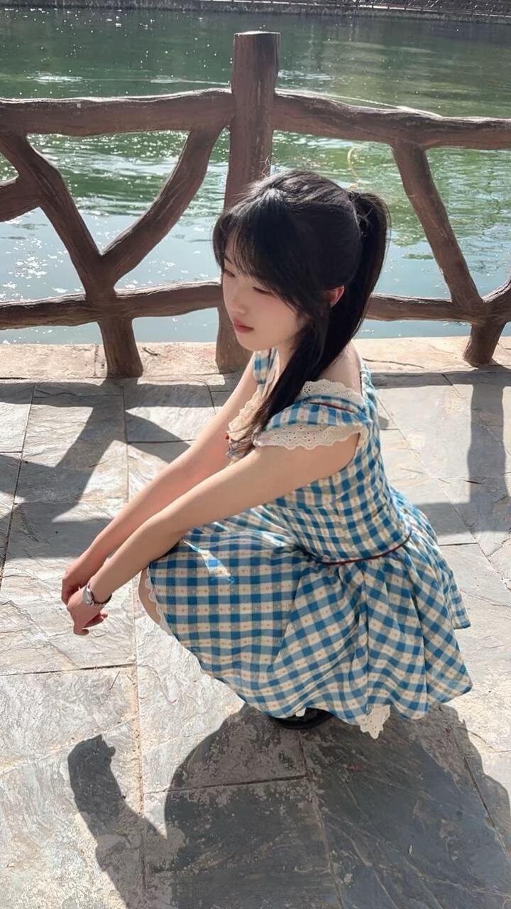 甜美女生怎么穿搭会看上去很优雅 共享美人靓照