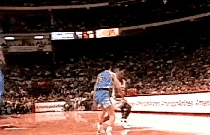 50年一个科比，百年一个乔丹！

这句话点出两人的传奇地位，还提到科比得分手段丰