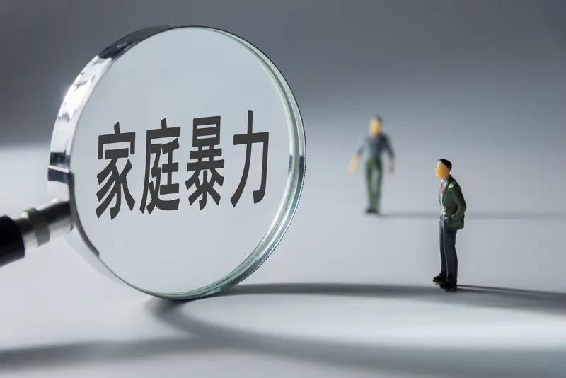 父亲工资打孩子账户致儿子无法考公 今天看到个离谱事儿，河北省赤城县23岁的应届生