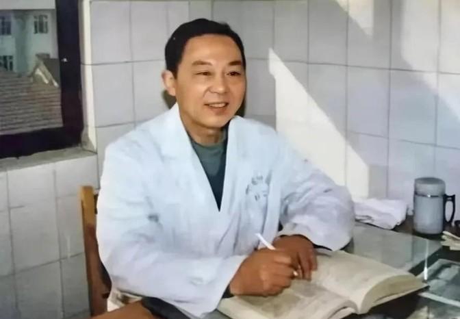 1970年，徐州一主任医生趁妻子不在，偷偷服用了4克毒性极强的曼陀罗花，所有人都