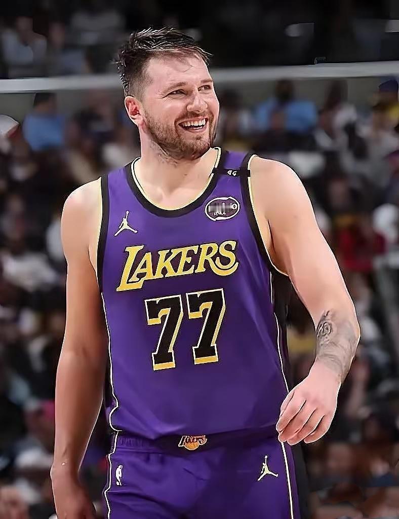 2025NBA杯最佳阵容公布啦，这阵容可太有看头了！入选的有尼克斯的布伦森、湖人