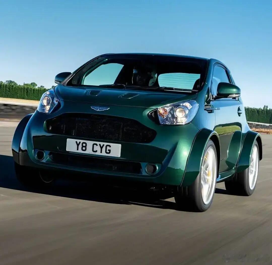 经纪人曝痞幼恋综老头乐真相别再说是“老头乐”了，它是阿斯顿·马丁经典微型车Cyg