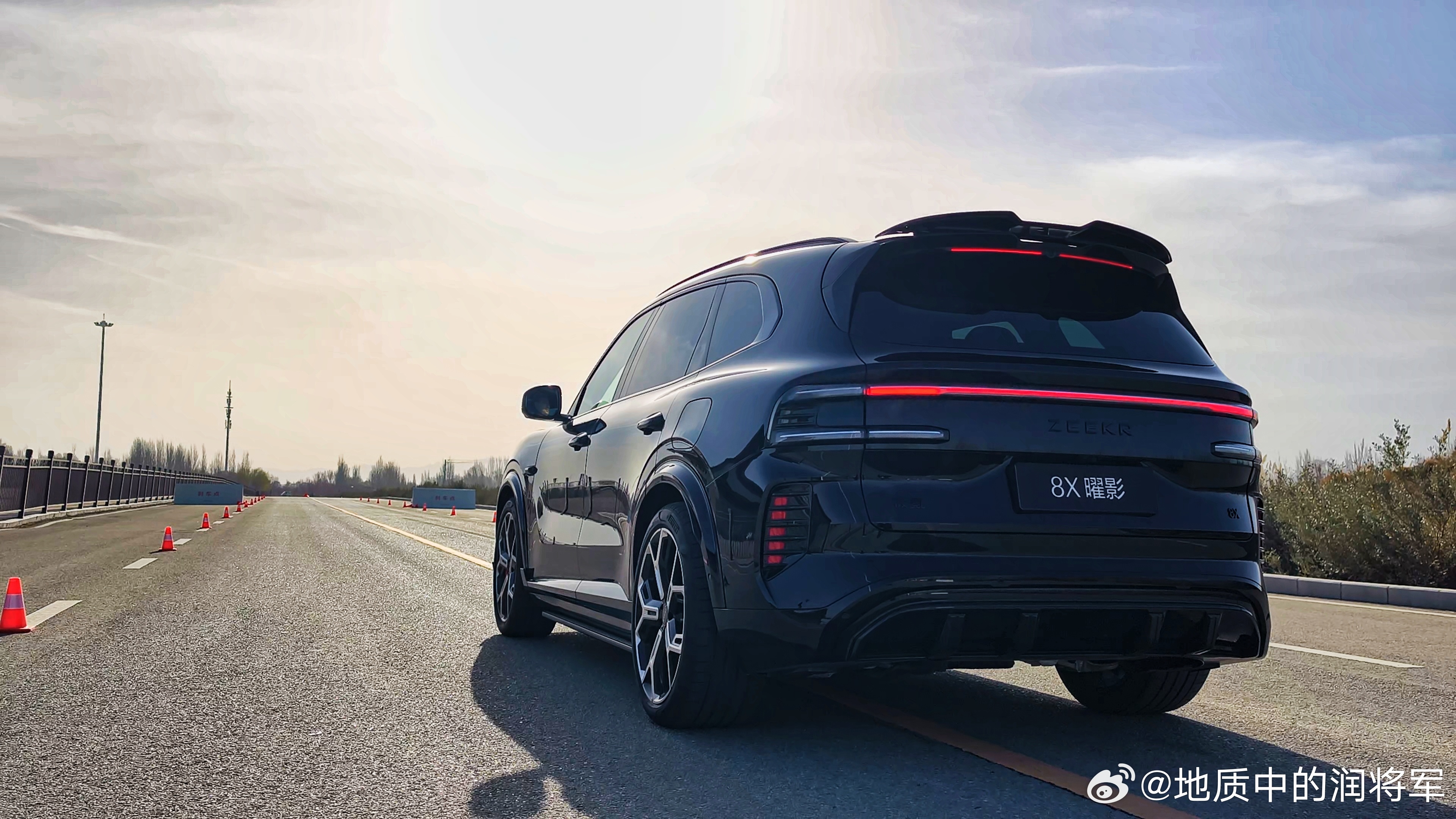 8x曜影是真帅极氪极氪8X曜影
