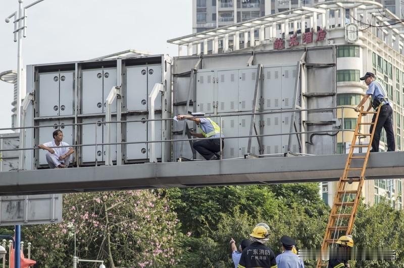 惊心！广州一男子醉驾逆行被撞身亡，交警判其全责！这些行为别再犯了！

     