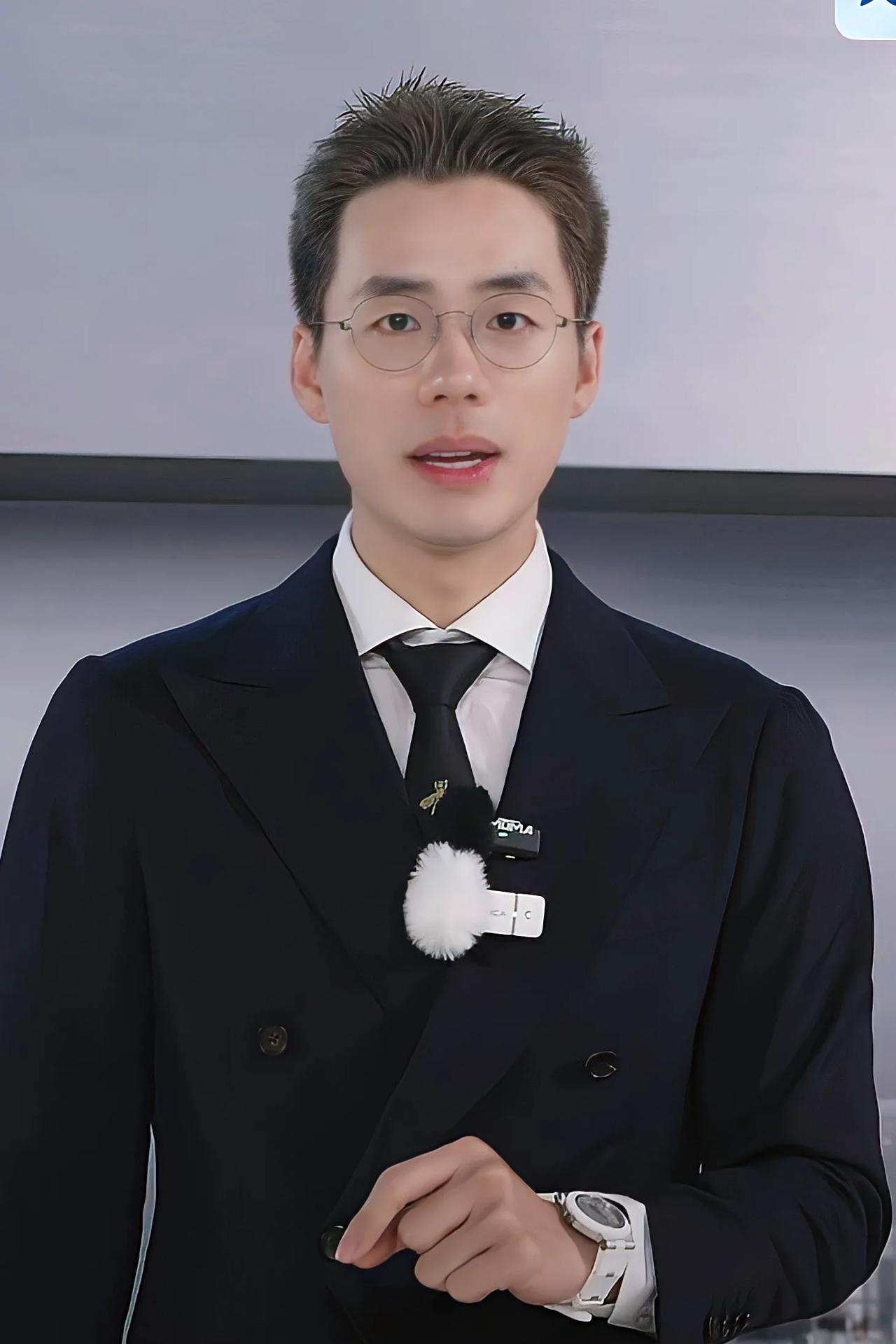 顿顿昨晚说：他5号应该不会直播，应该要去上海参加抖音的一个非直播的活动，大家可以