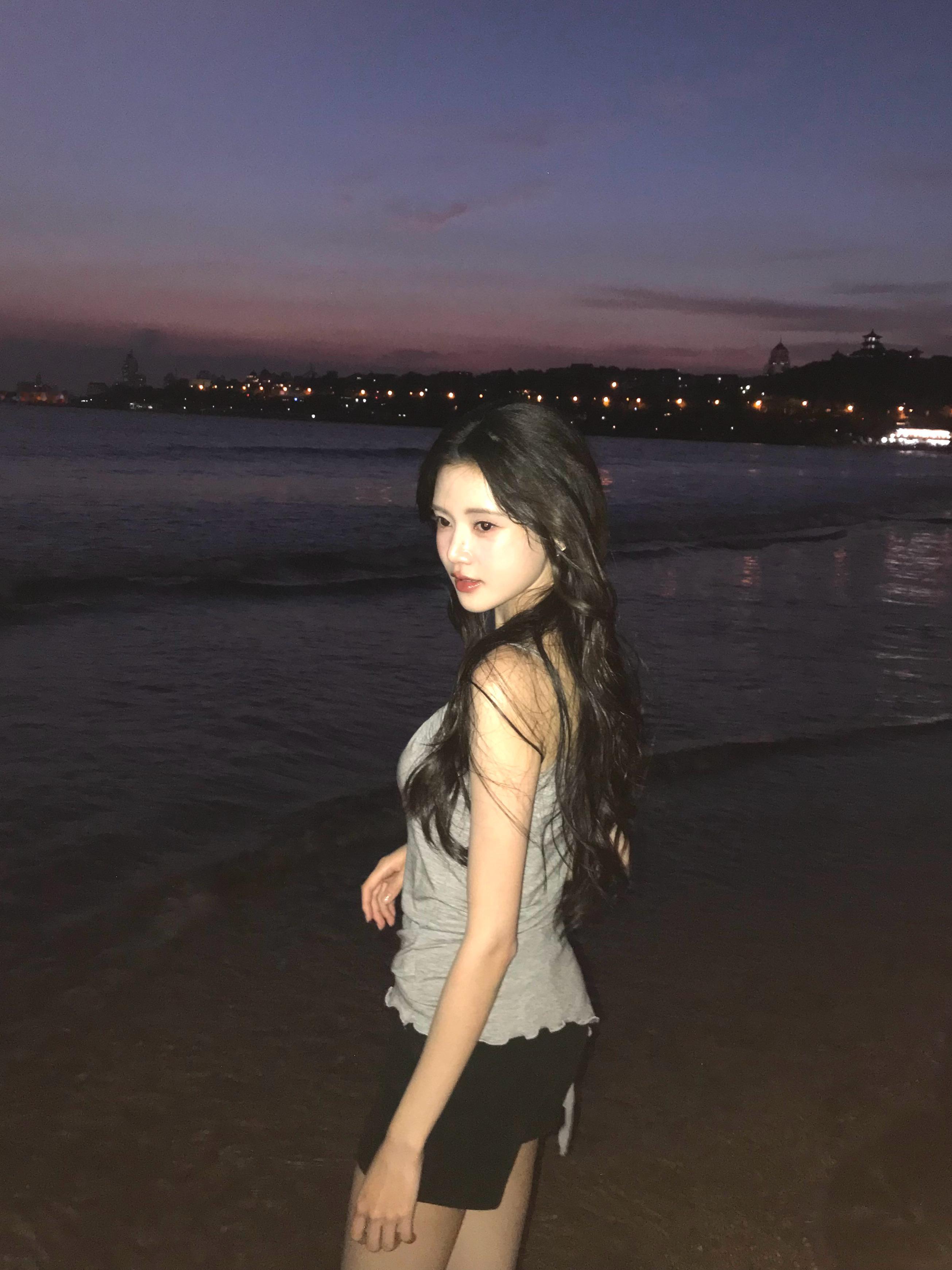 向全世界安利孙珍妮孙珍妮最新营业live图美得好权威[开学季]随随便便就能出神图
