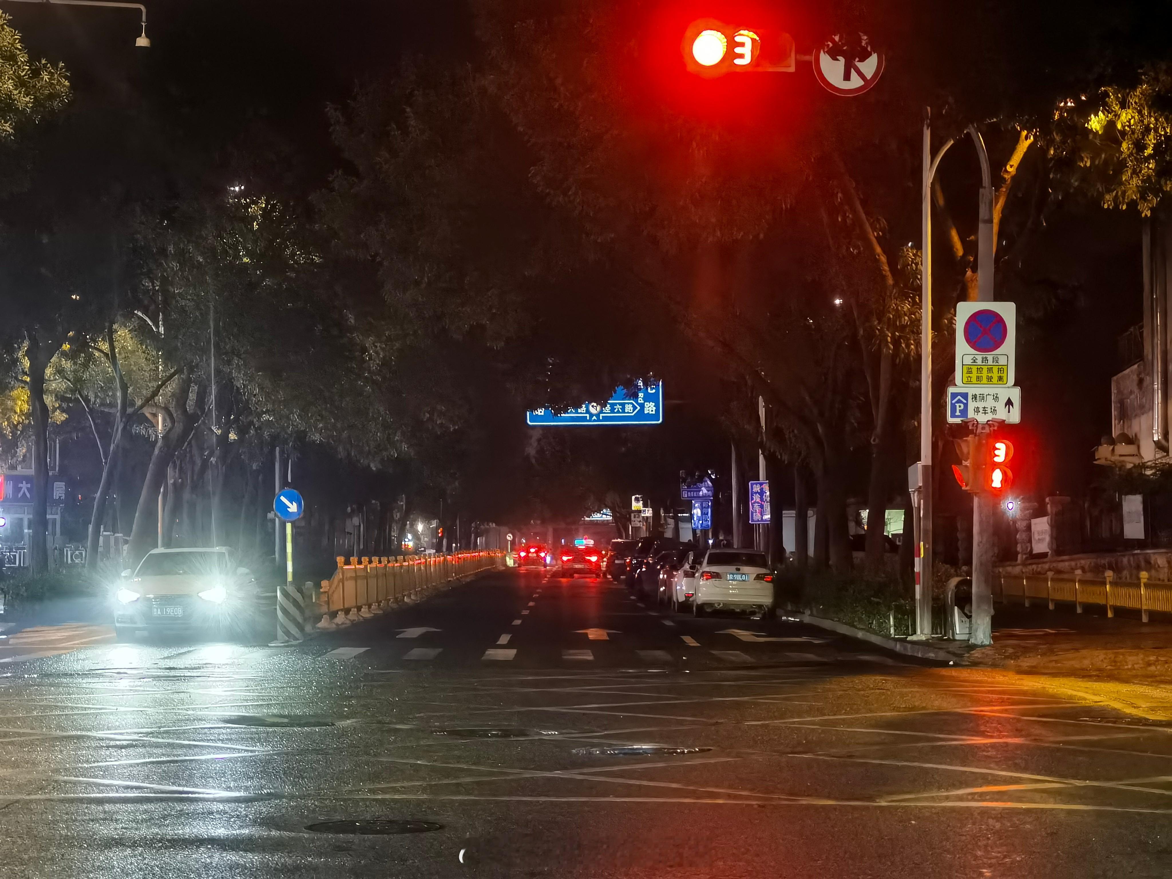 秋天的第一杯奶茶没喝上，可乐行么… ​​​