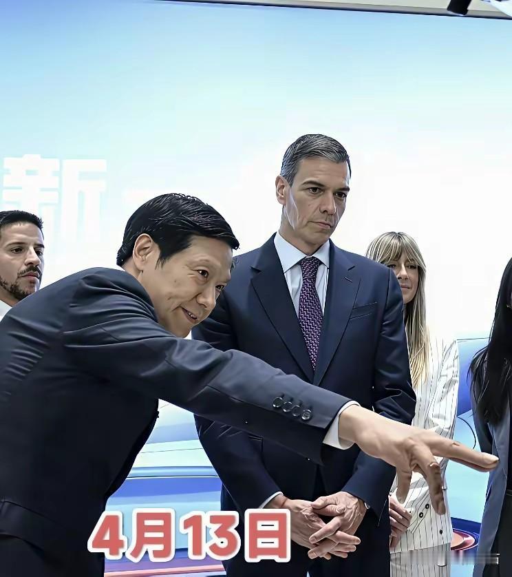 从小米手机，在到小米汽车，雷军他做到了，不管成不成功，雷总的产品走出国门了！
