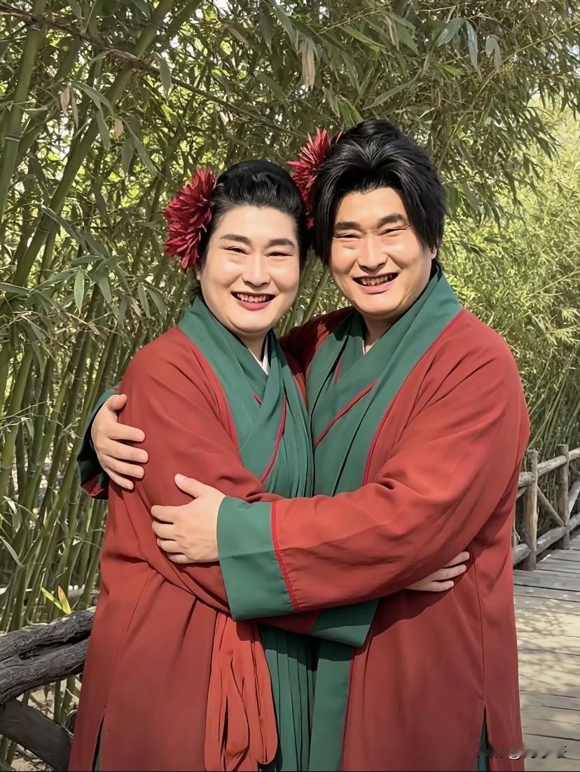大衣哥给农村人做了个表率！
城里人压根理解不了家资殷实的大衣哥朱之文要在农村生活