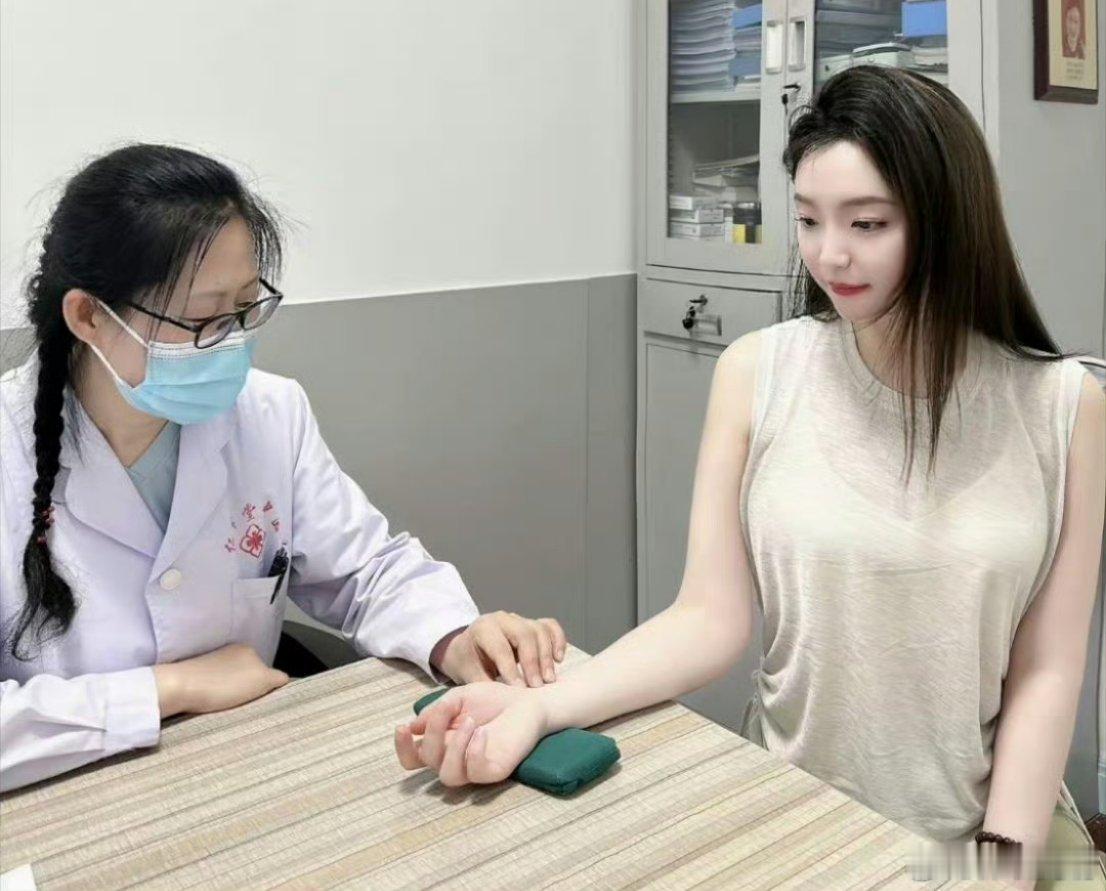 为什么，现在信中医的年轻人越来越多？[鲜花] ​ ​​​