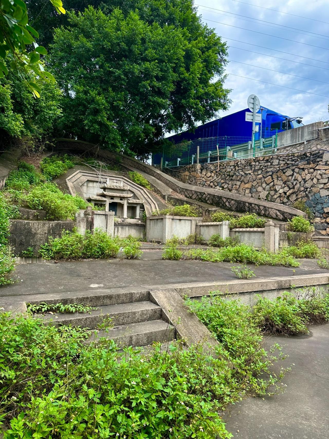 殡葬新规一落地，
瞬间成了大家热议的焦点！政府成立殡葬机构、设监督部门，基础服务