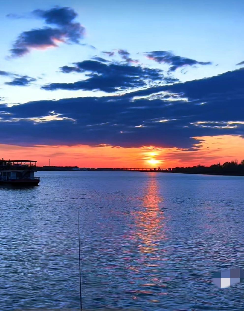 有钱只是一般人，身体健康才是最大财富
 
人这一辈子，匆匆几十年，争名逐利，忙忙