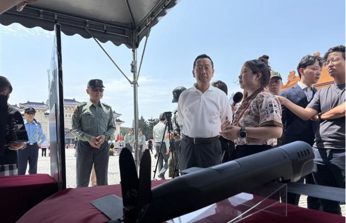 台军又搞小动作！金门马祖部署无人机，目标直指厦门福州。

为打造所谓“不对称战力
