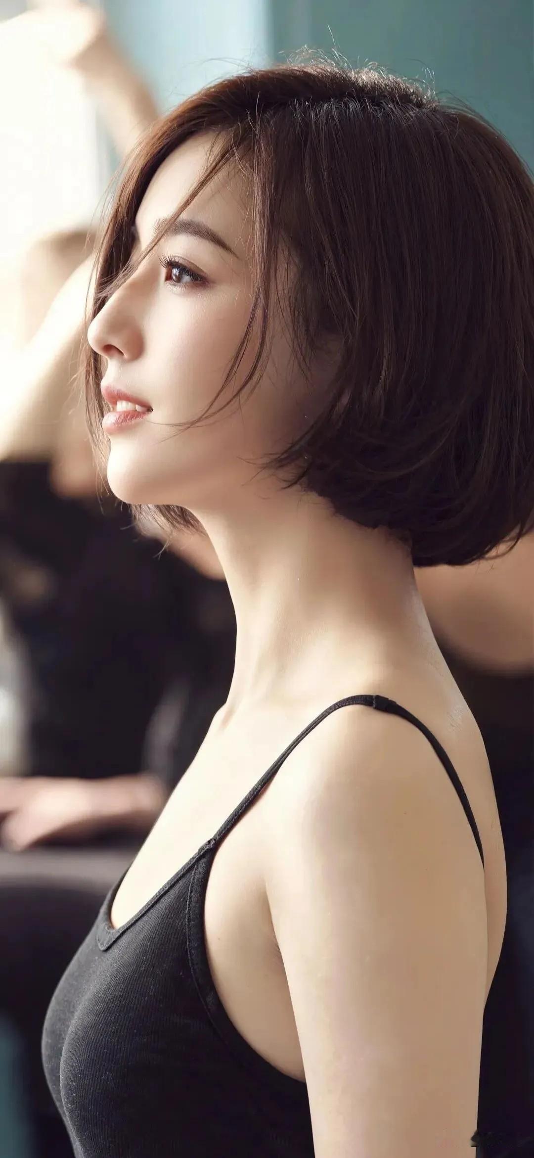 终于明白流量
为啥那么差了！
原来写作也与经济规律一样！

经济上，
一样东西价