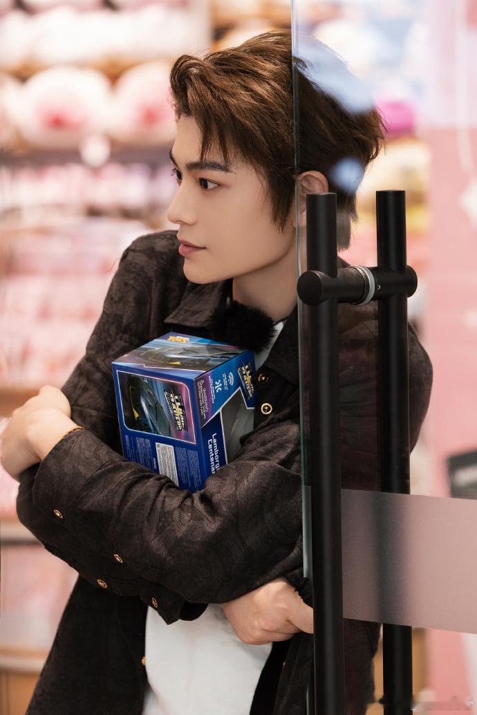 丁禹兮独立掌勺的一天丁禹兮今天独立掌勺了今天小丁要独立掌勺了我相信我们小丁一定可