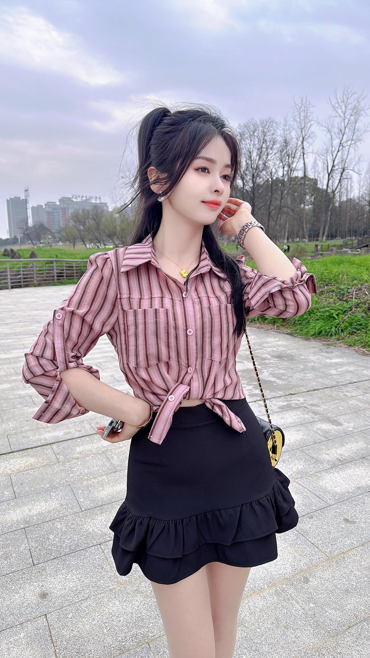 我宁愿做一个难以相处的人，也不想去讨好任何人，不管什么关系只要你想要陌生，我决不