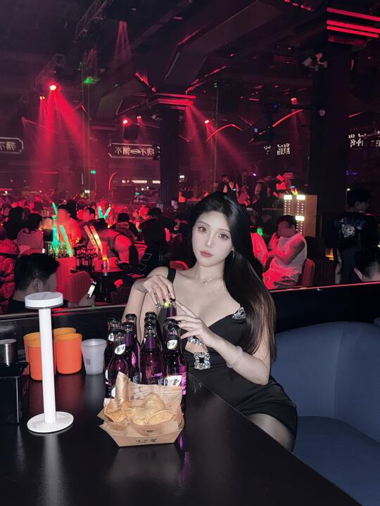 ʢᴗ.ᴗʡᶻ 来響喝酒啦🍷₊