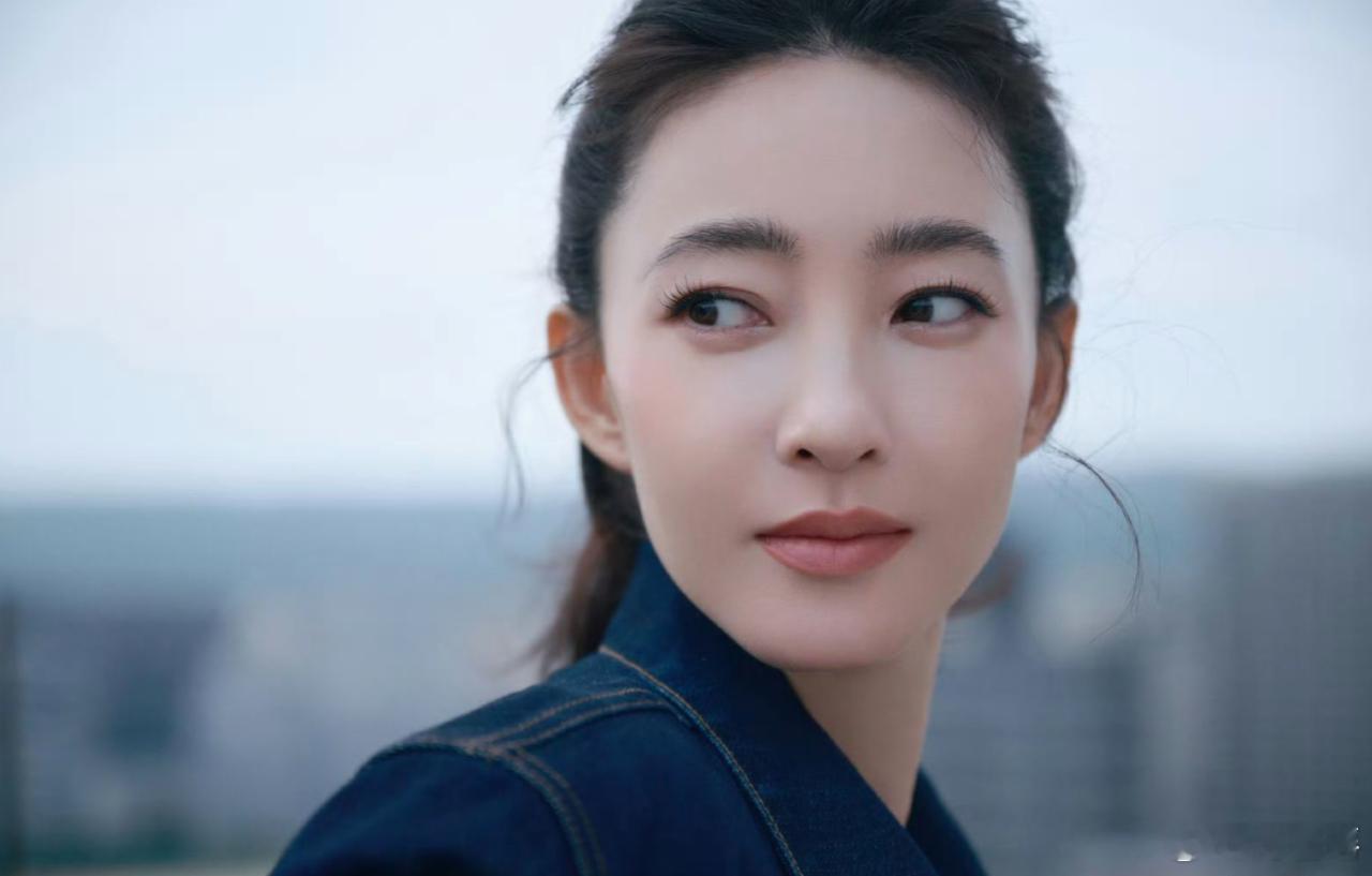 #曝王丽坤老公诈骗9亿购房款#  演员老公詹浩礼诈骗近9亿元购房款，已经委托律师