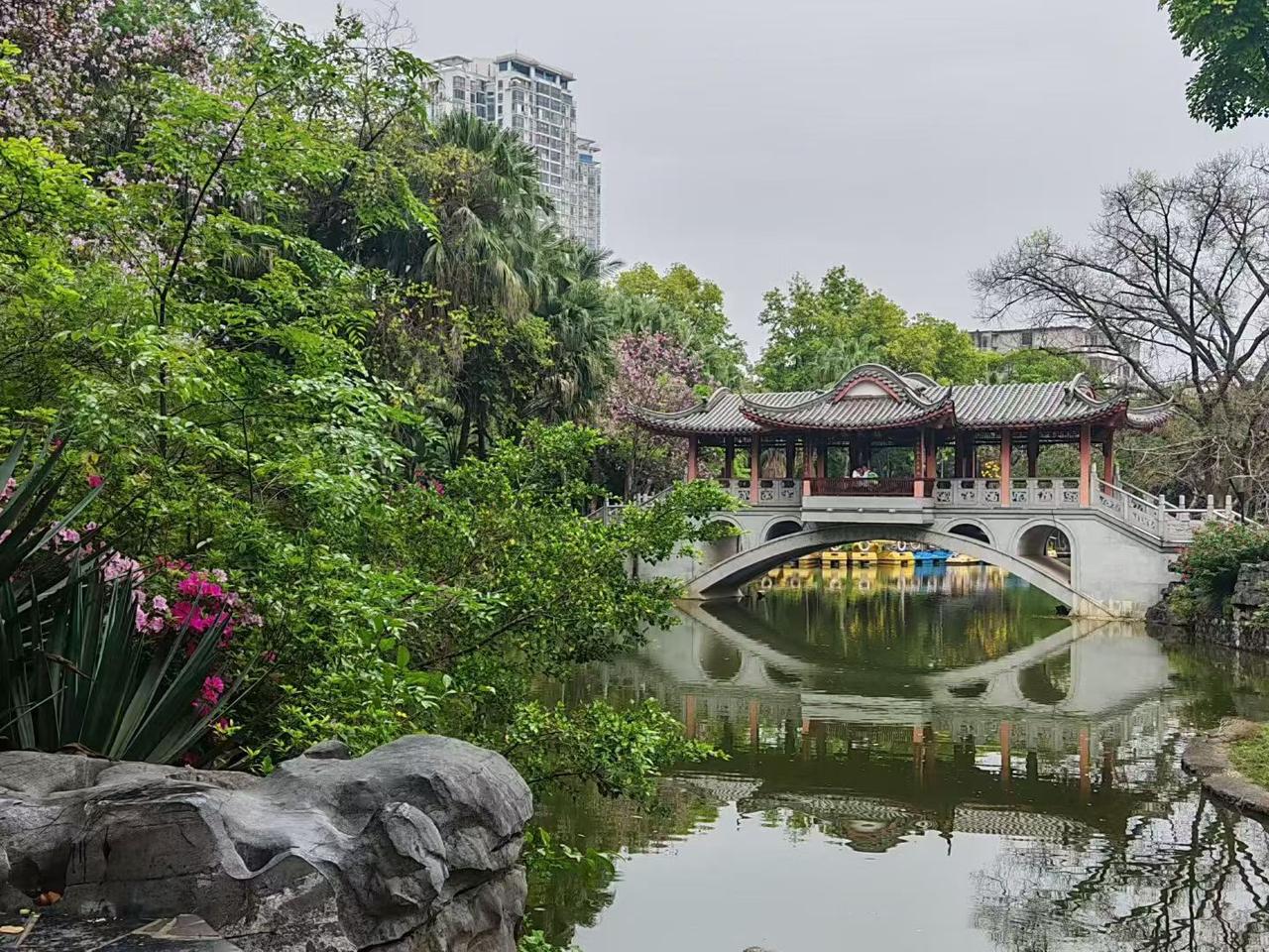 退休后，你会选择自驾游吗？看完这3个理由，我立刻订了车！
 
最近“退休后你会选