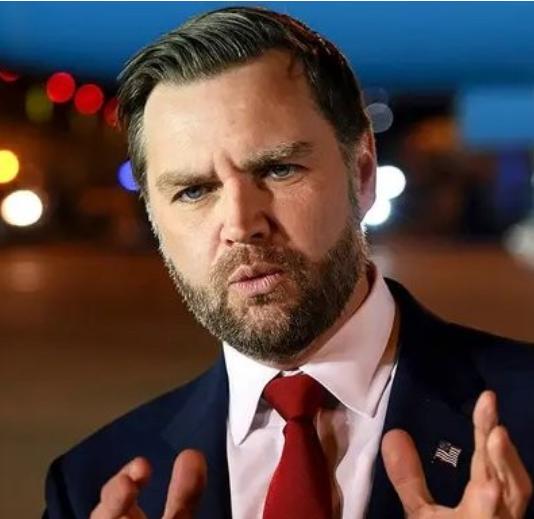 特朗普又要动真格了？海军封锁对准伊朗，委内瑞拉的悲剧恐将重演。

就在今天，美国