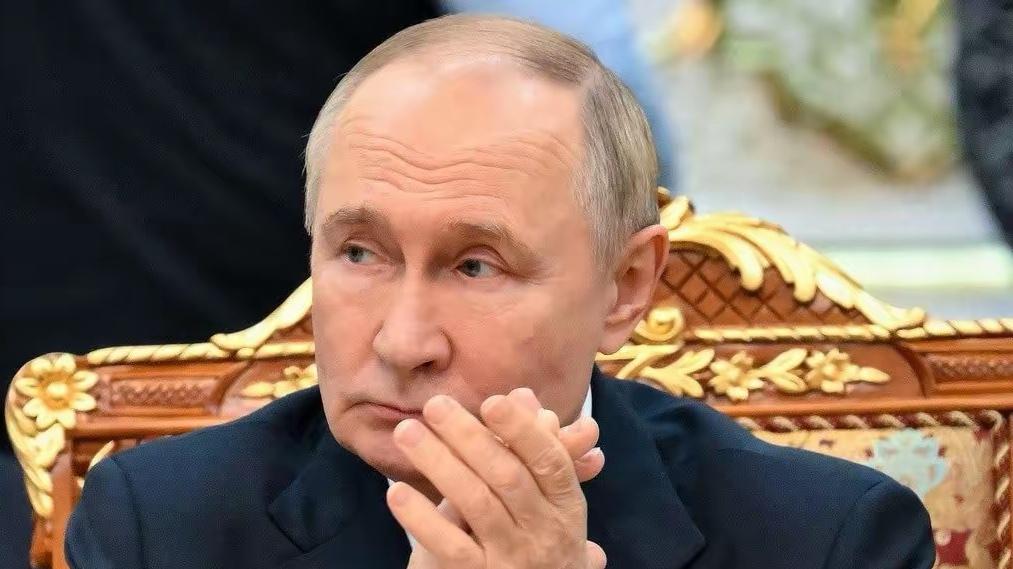 针锋相对！国际刑事法院首席法官被俄罗斯缺席判决判刑，因为他曾以战争罪对普京发出逮