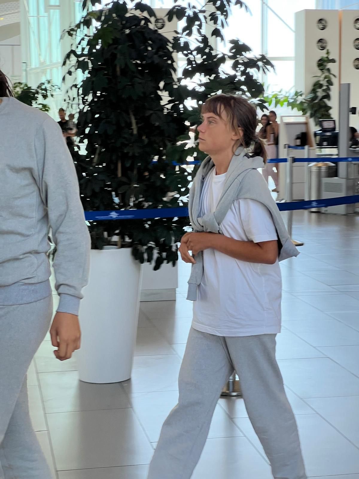 以色列外交部通报，格蕾塔·通贝里已被遣送出境。以下是通报全文。今天，以格蕾塔·通