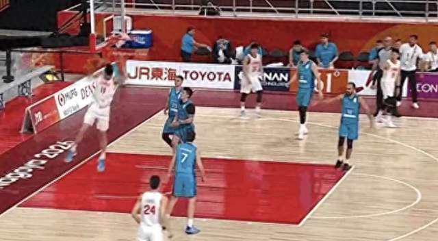 中国男篮99-61血洗哈萨克斯坦！6人上双，亚运首秀火力全开