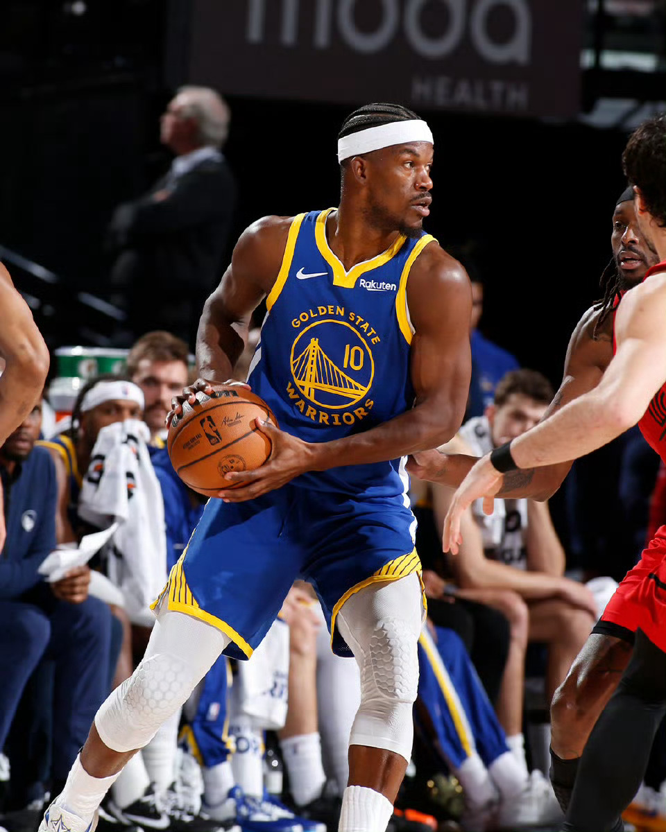 科尔赛后采访谈到巴特勒⬇️“我觉得我们随意处理球有点多了，我觉得我们需要更特别地