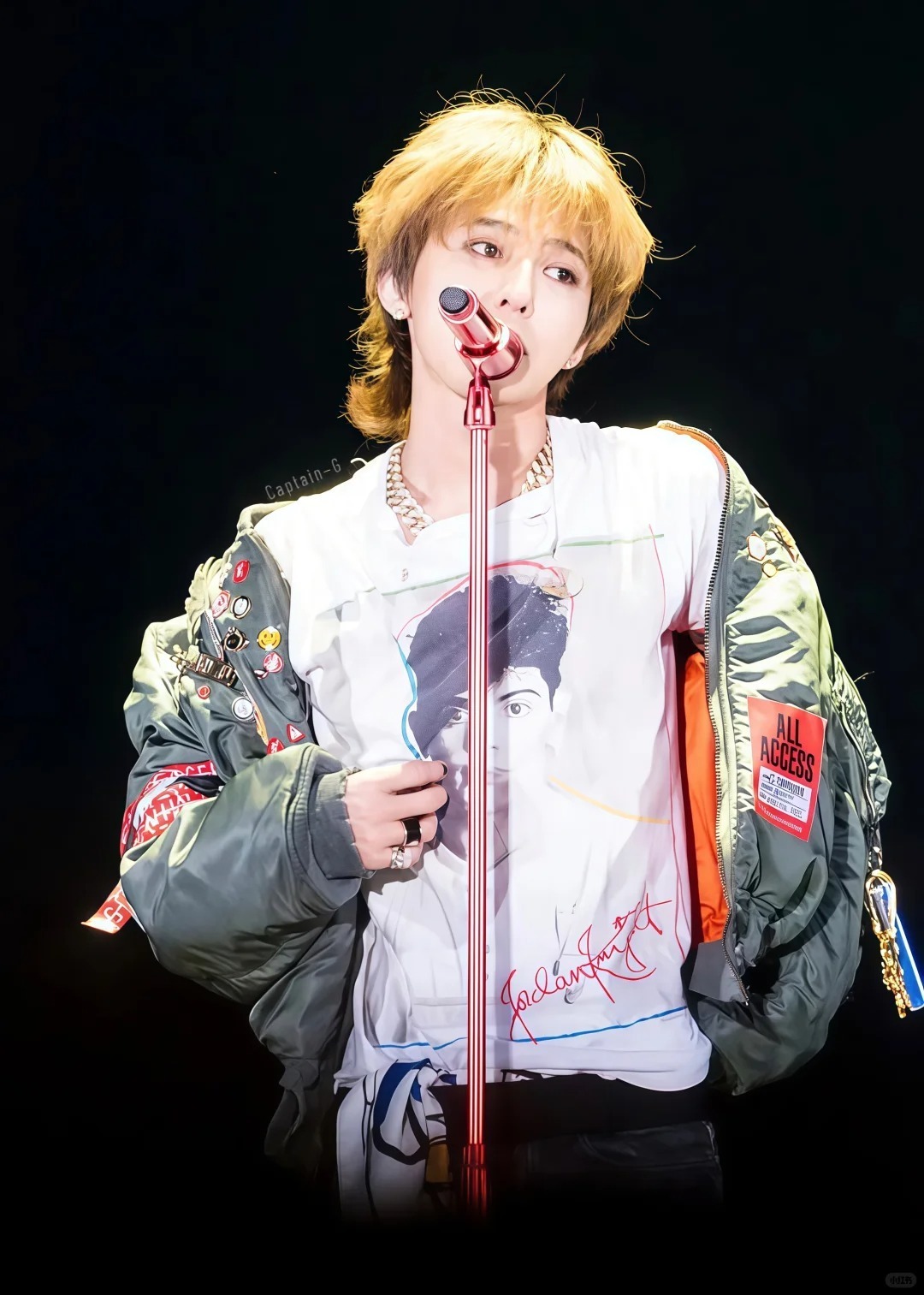 权志龙你让中饭拿什么输 谁能拒绝把中饭宠上天的权志龙！出道二十周年首场个人见面会