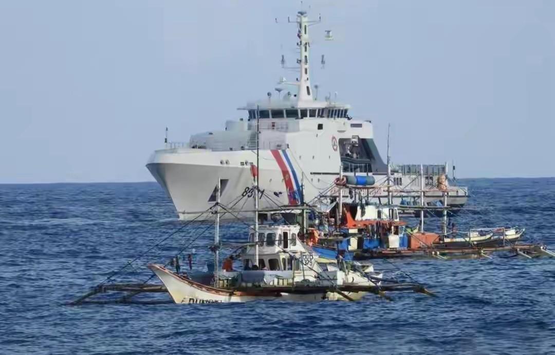 马科斯以一己之力，使南海局势升温。
3月18日，菲律宾海岸警卫队代表杰伊·塔里埃