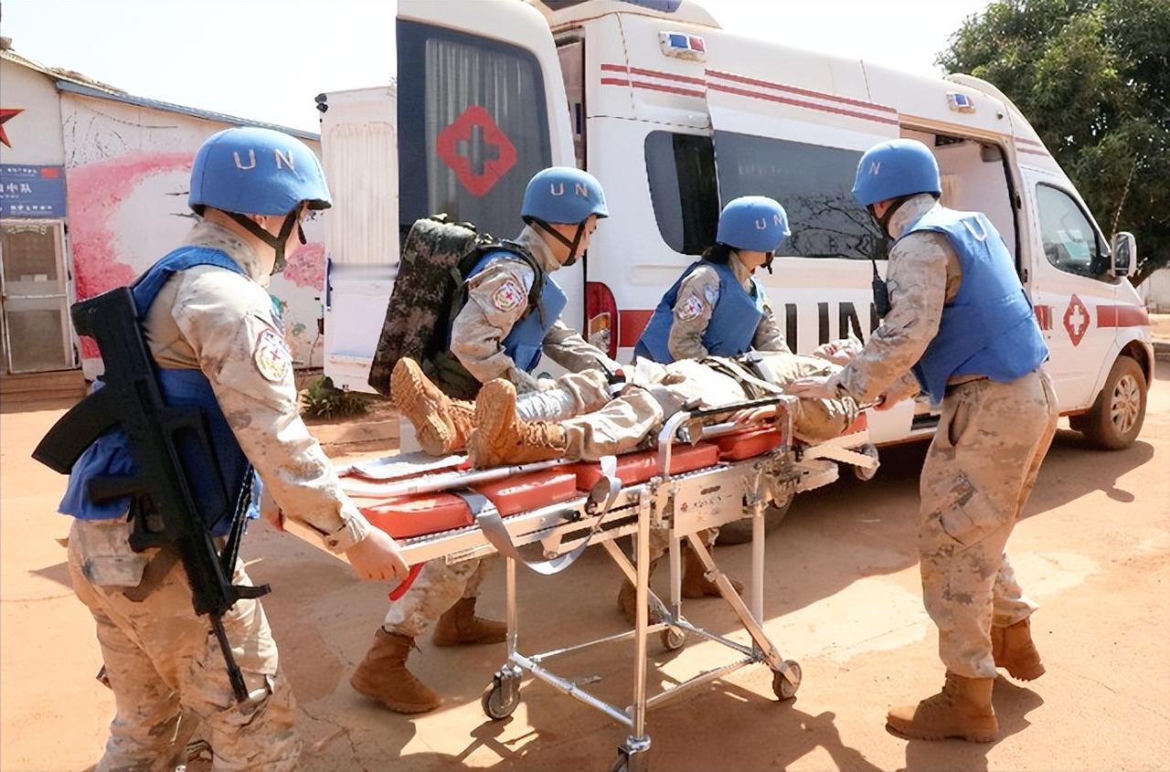 苏丹那边的联合国维和部队没招谁没惹谁，竟然遭了这么狠的毒手，后勤基地直接被无人机