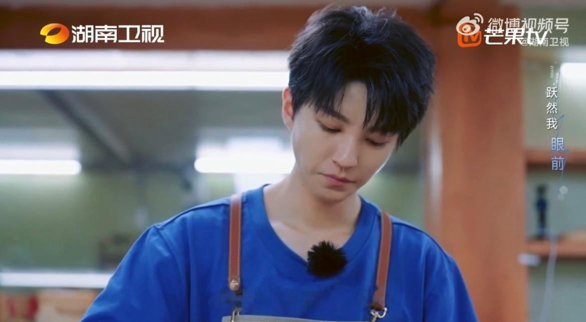 王俊凯中餐厅音乐厨房王俊凯做凉虾的BGM是从前中餐厅 王俊凯安安静静做凉虾，耳边