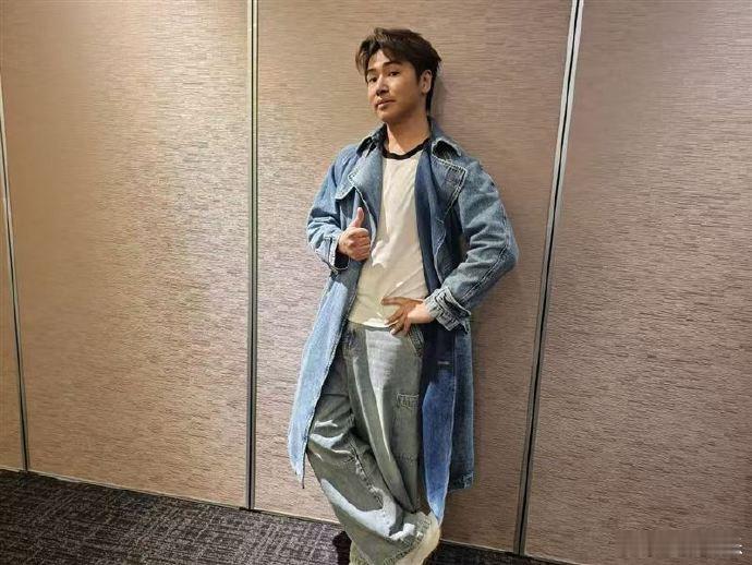 欧弟说不会离婚欧弟瘦了16斤 据台媒，今日出席活动透露最近瘦了16斤，最瘦的时候