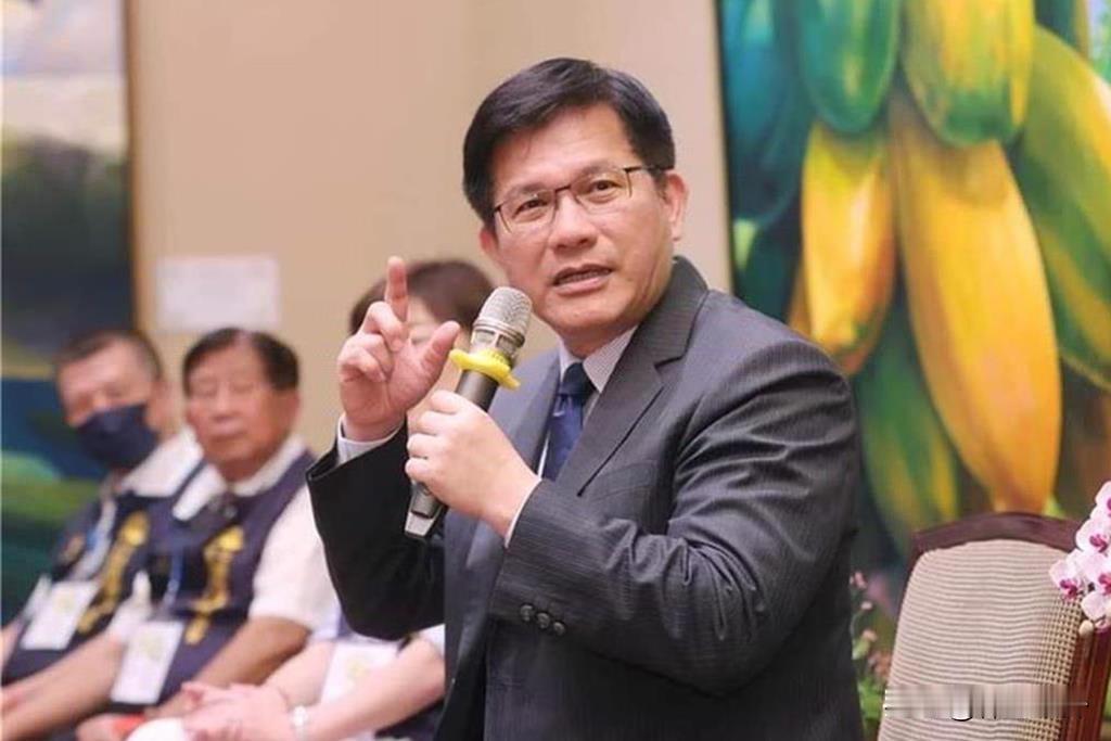 他天天要“为台湾干杯”，够辛苦的？
台湾涉外部门负责人林佳龙称，上任100天以来