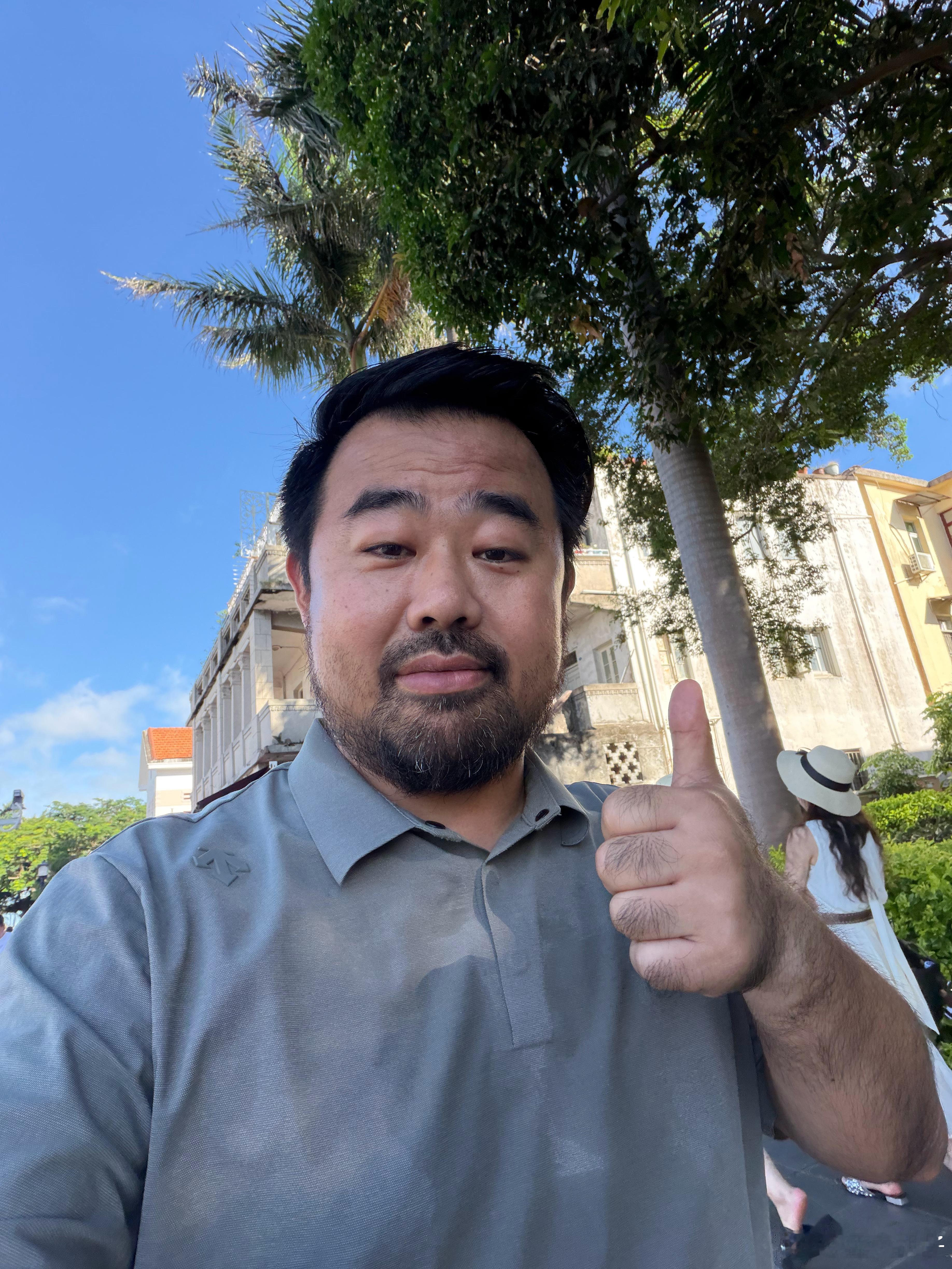 我现在这么火了吗？在鼓浪屿上都遇到粉丝，还是工作人员