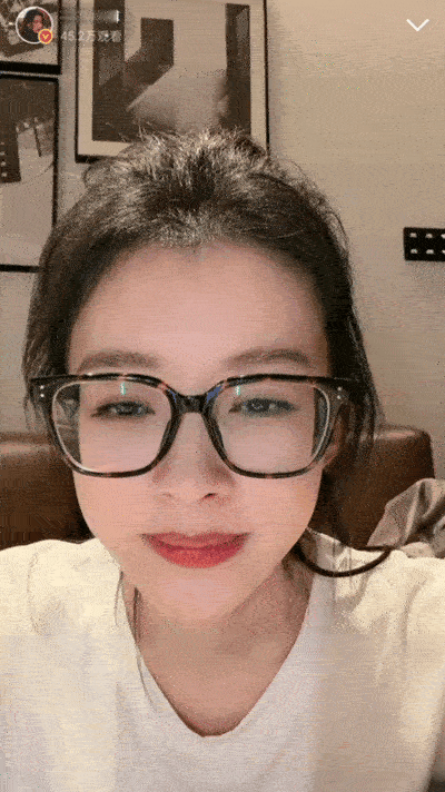 孙怡直播 孙怡直播也太真实接地气了！5G冲浪网速超快，大方喜欢网友表情包，有问必