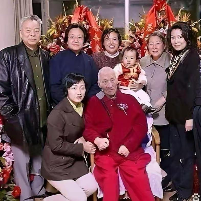 伟大的毛泽东思想万岁！
人民万岁！
祝愿毛主席后代人丁兴旺，人人事业有成，个个身