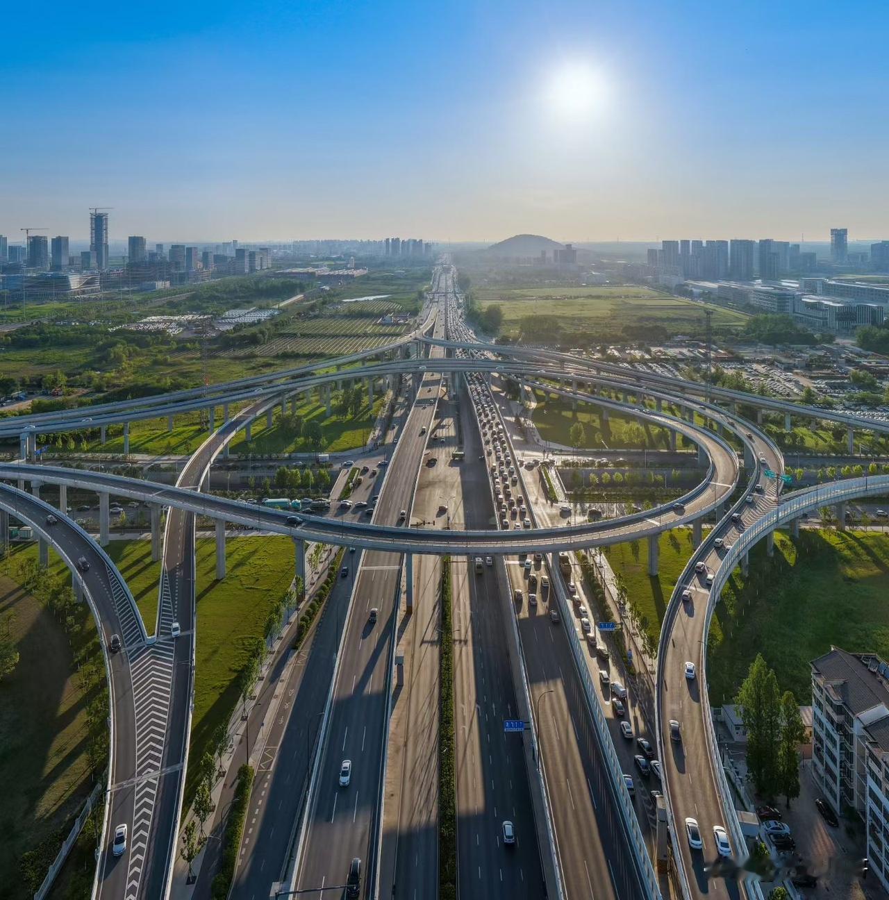 一路向西，合肥方兴大道与长江西路交口～