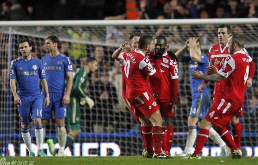 【英超-切尔西轮换阵难奈副班长防线 蓝军半场0-0】北京时间1月3日，2012/