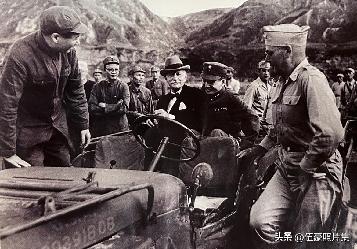 1945年，延安，毛泽东，美国总统特使赫尔利将军，国民党张治中将军和美军观察组负