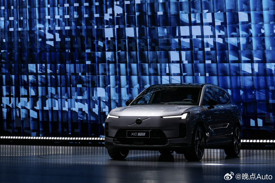 【沃尔沃全新 XC70 正式上市】沃尔沃全新 XC70 正式上市，新车基于 SM